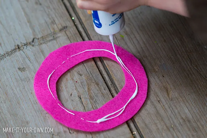 XO Garland from make-it-your-own.com (Crafts & Activities for Kids)