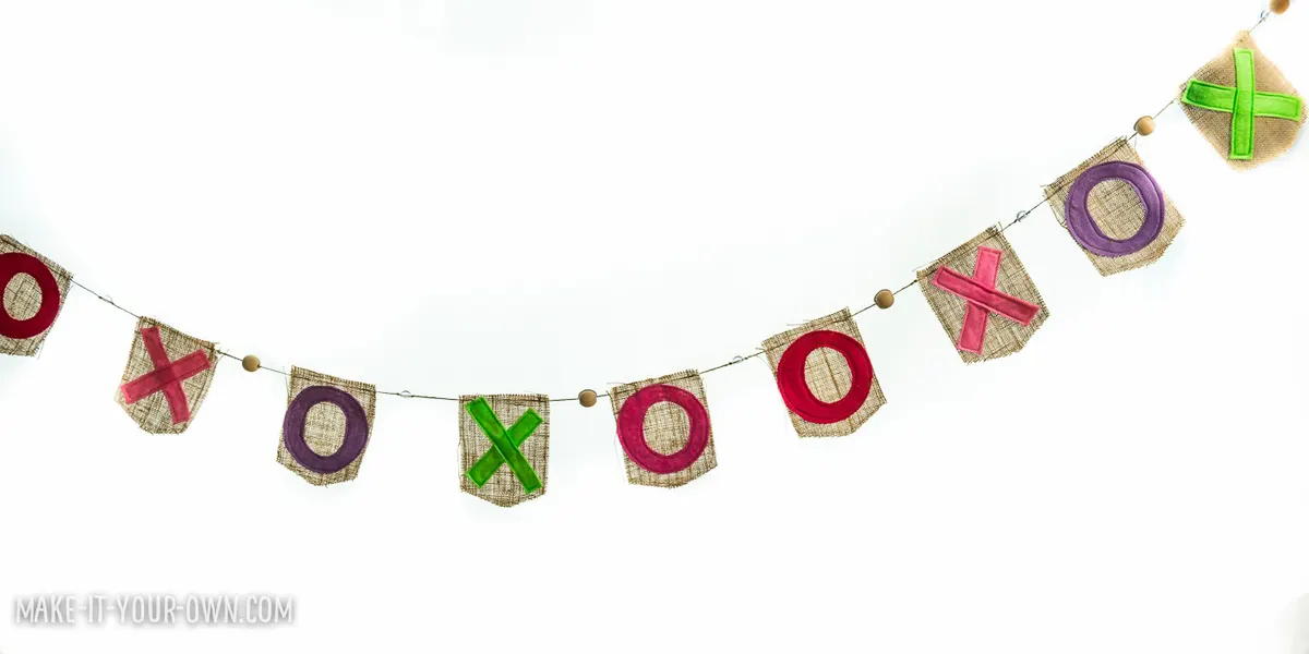 Valentine's Day: XO Felt Garland