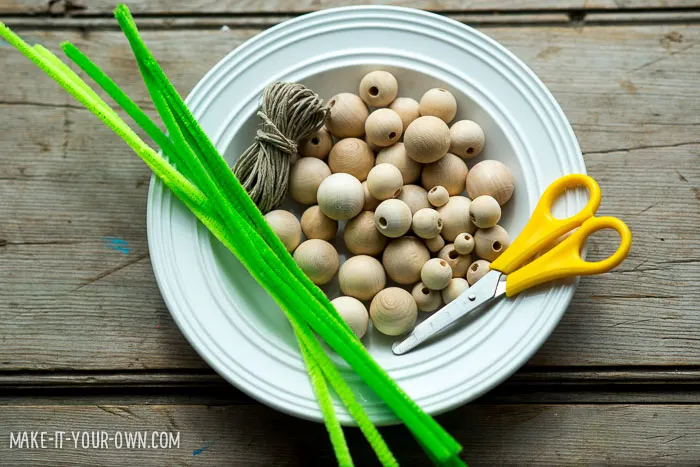 Friendship Twig Garland from make-it-your-own.com (Crafts & Activities for Kids)