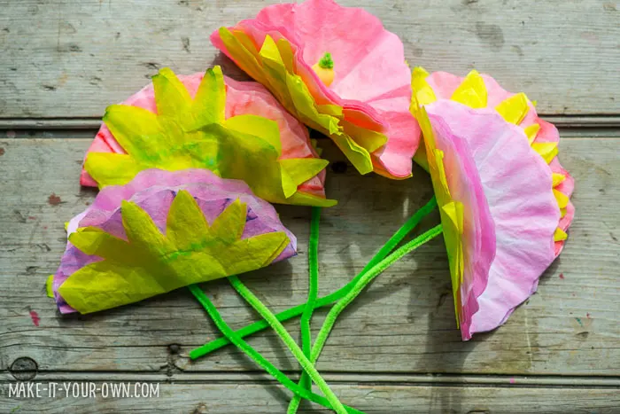 Friendship Twig Garland from make-it-your-own.com (Crafts & Activities for Kids)