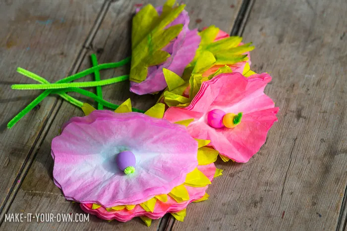 Friendship Twig Garland from make-it-your-own.com (Crafts & Activities for Kids)