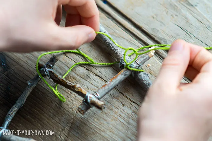 Friendship Twig Garland from make-it-your-own.com (Crafts & Activities for Kids)