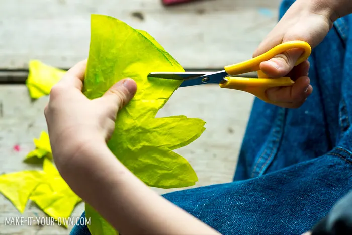 Friendship Twig Garland from make-it-your-own.com (Crafts & Activities for Kids)
