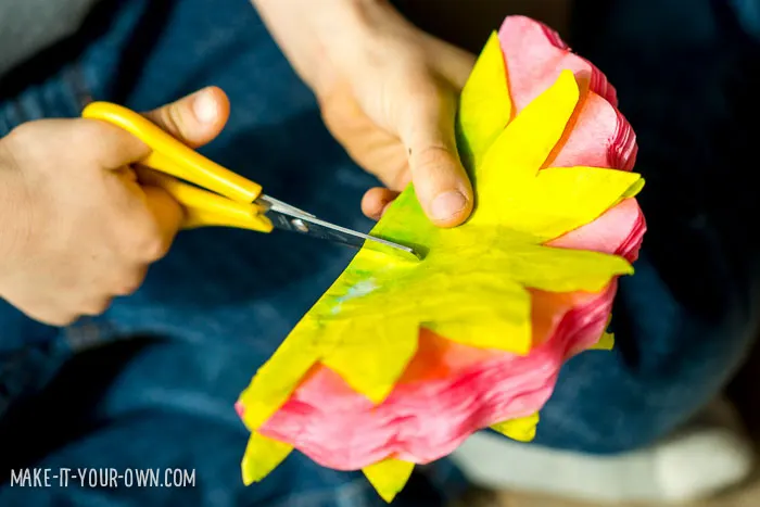 Friendship Twig Garland from make-it-your-own.com (Crafts & Activities for Kids)