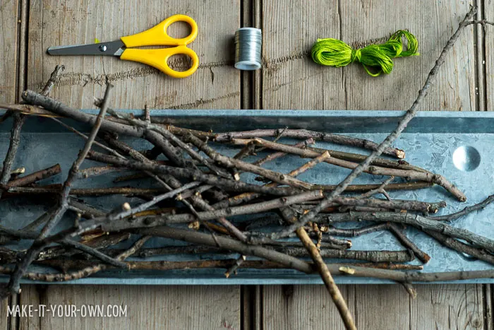 Friendship Twig Garland from make-it-your-own.com (Crafts & Activities for Kids)