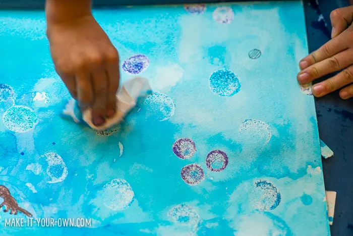 Underwater Notebooks with Correction Pen Resists with make-it-your-own.com (Crafts & activities for kids)