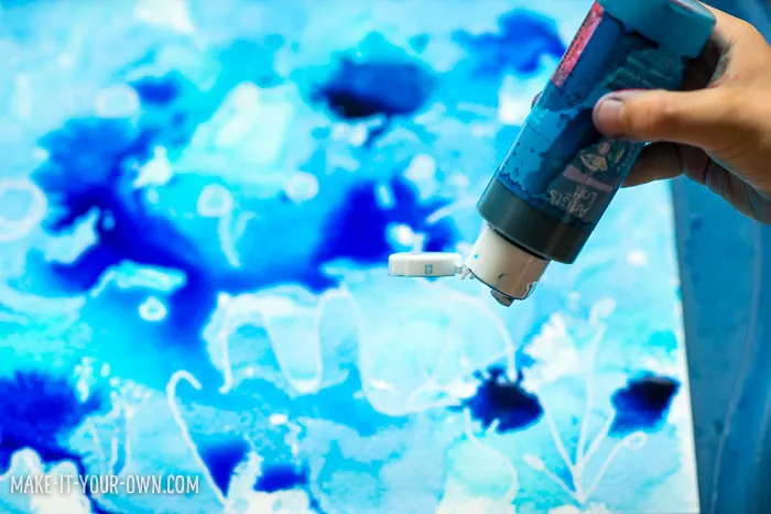 Underwater Notebooks with Correction Pen Resists with make-it-your-own.com (Crafts & activities for kids)