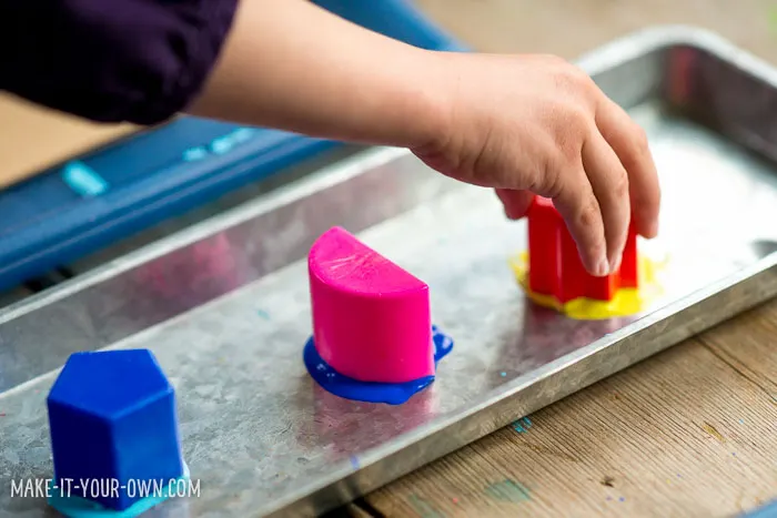 Shape Painting with Make-it-your-own.com (Crafts & activities for kids)