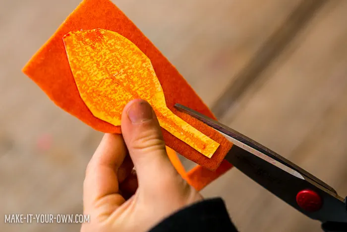 Leaf Rubbing Watercolour Wreath with make-it-your-own.com (Crafts & activities for kids)