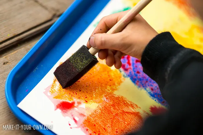 Leaf Rubbing Watercolour Wreath with make-it-your-own.com (Crafts & activities for kids)