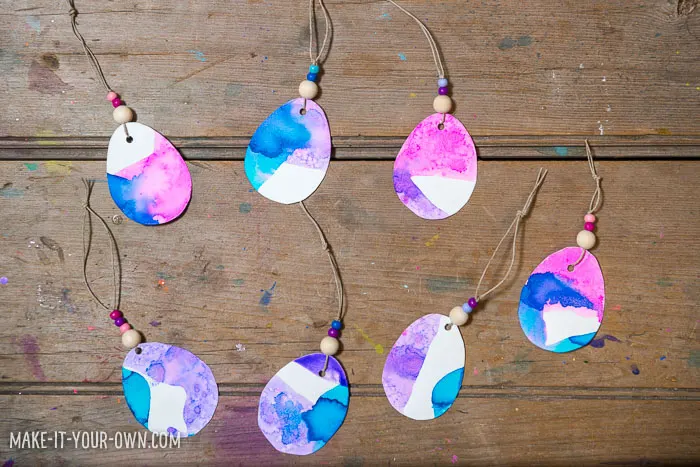 Dipped Painted Eggs with make-it-your-own.com (Creative activities for kids)