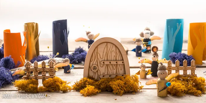 Autumn Fairy Small World:  Use items found in nature to create these Fall peg dolls!