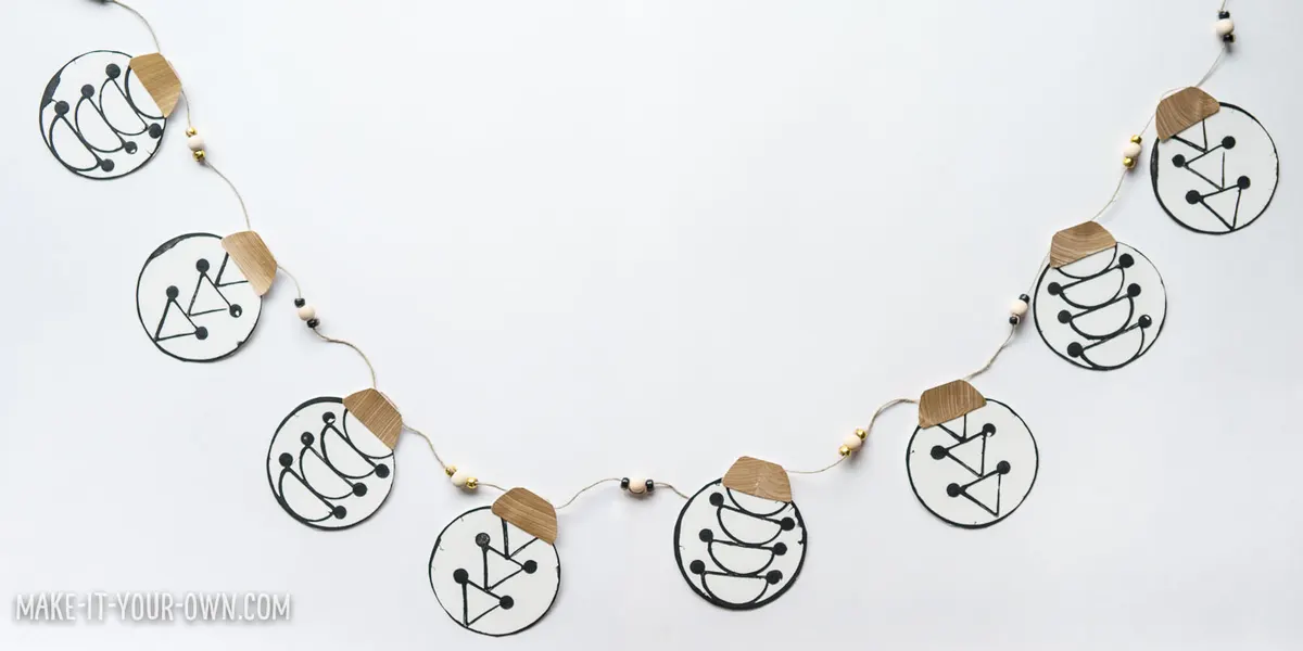 https://www.hellowonderful.co/post/KID-MADE-PRINTED-ORNAMENT-GARLAND