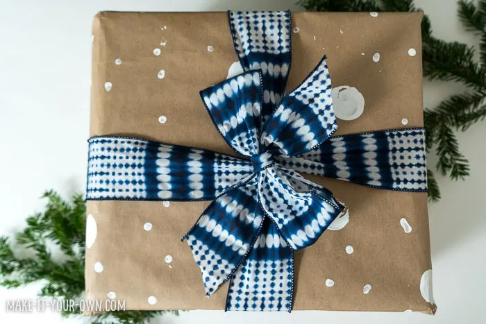 Kid-made Wrapping Paper ! Creative ideas to personalize your holiday or Christmas wrap!